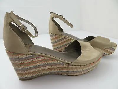 $17.99 • Buy Fergalicious By Fergie Flutter Platform Heels Women's Shoes Size 9.5 M