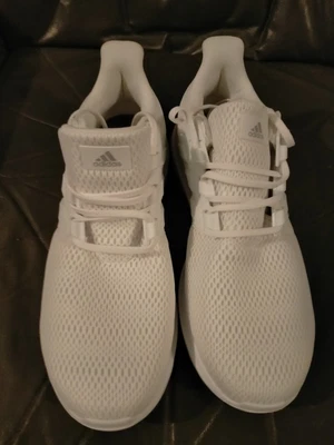 $35 • Buy White Adidas Shoes US 11