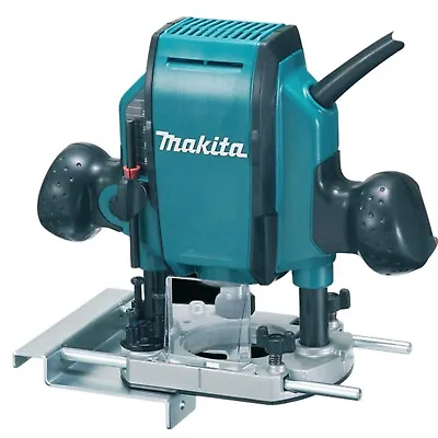 Makita RP0900X/2 1/4  Plunge Router 240V Supplied In A Carry Case • £154.95