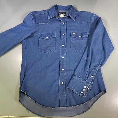 Wrangler Shirt Men's Medium Blue Denim Pearl Snap Western Workwear Y2k Vintage • $22.97