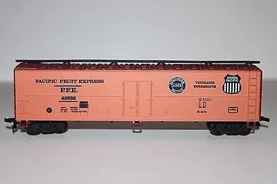 HO Scale Mehano T080 Pacific Fruit Express UP/SP 50' SD Reefer 45698  C975 • $13.99