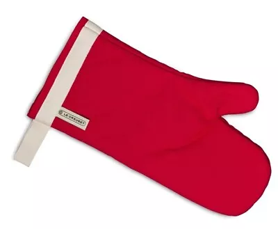 Le Creuset Oven 14” Mitt / Oven Glove Stain Resistant - Cherry Red • £39.99