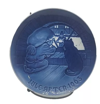 VTG 1963 B&G Denmark Christmas Plate In Blue Ceramic Raised Relief Boy & Cat • $15