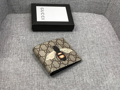 $169 • Buy Gucci Canvas Double Folding Bee Print Wallet Unused