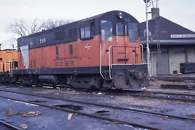 Original Slide MILW Milwaukee Road H14-44 #710 - N Milwaukee WI 1969 • $3.79