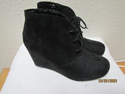 Merona Black Faux Suede Tie Front Wedge Ankle Zip Booties Women's 7 $55 Worn 1x • $15.50