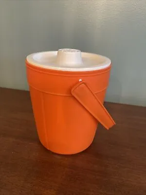 Vintage RUBBERMAID Ice Bucket W/ Lid Handle Orange 2260 Excellent Condition  • $15