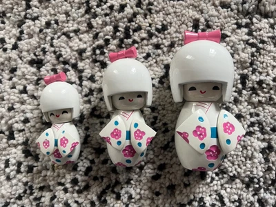 £21.95 • Buy Set Of 3 Japanese Girls Kokeshi Wooden White Pattern Kimono Dolls With Pink Bow