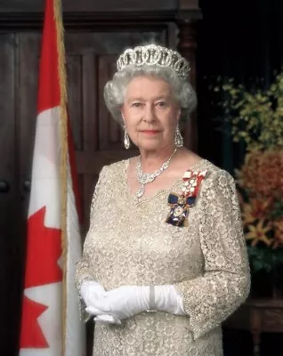 HER MAJESTY QUEEN ELIZABETH II - 10  X 8  Colour Portrait Photograph 1990s • £2.50