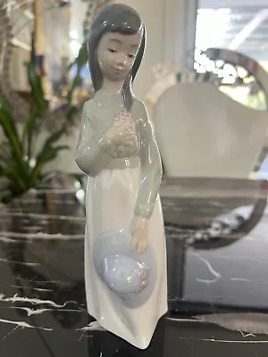 LLADRO NAO Lady Figurine #1119 Becky Retired • $110