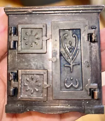 Vintage 1970s Die Metal Cast Dollhouse Icebox • $6.50