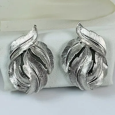 Vintage CROWN TRIFARI Signed Silver Tone Leaf Clip On Earrings Minty • $22.99