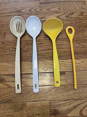 Vintage Melamine Utensils Lot Of 4 • $13