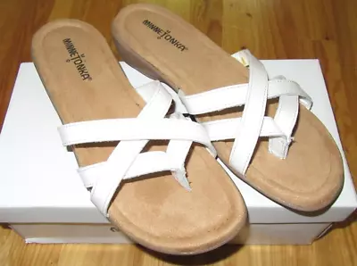 Minnetonka 8WW Fit More Like 8M White Leather Slide Thongs Sandals NIB Cute! • $39.99