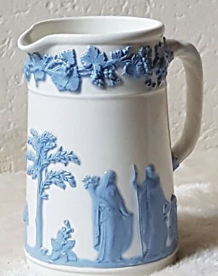 £29.99 • Buy Wedgwood Etruria Queens Ware Vintage Blue On White Embossed Milk Jug Creamer