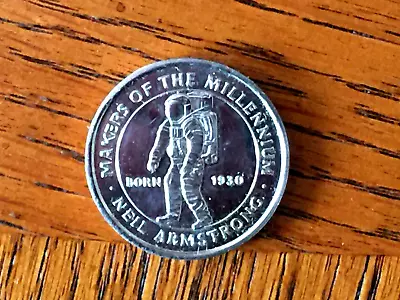 1 X MAKERS Of The MILLENNIUM COIN / MEDAL. NEIL ARMSTRONG. ISSUED 2000. • £1