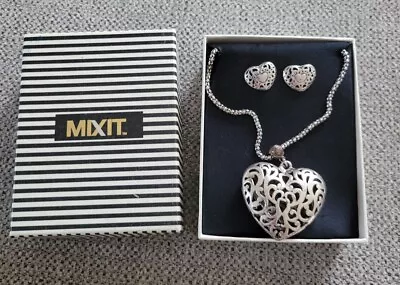 New MIXIT Silver-Toned Heart Necklace Earrings Set Large Heart Necklace  • $18