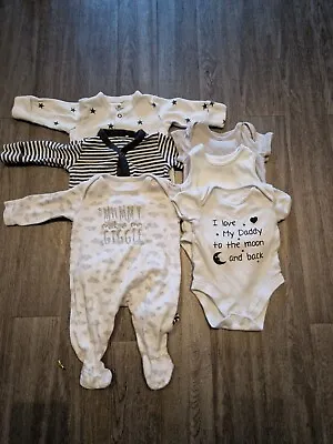 Baby Bundle 0-3 Months • £5