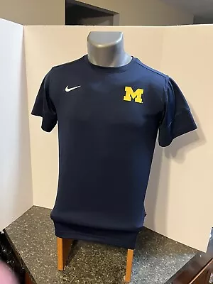 Michigan Wolverines Nike Dri-Fit Youth T-shirt Blue XL Polyester • $12