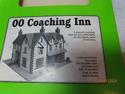 METCALFE  Coaching Inn Cut Out Model Plus Other Items • £15