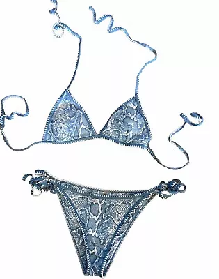 Zaful Women’s String Bikini Blue & White Snakeskin Design Medium (Size 6) • $8.25