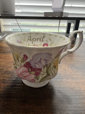 $19 • Buy Royal Albert April Flower Of The Month Tea Cup Sweet Pea