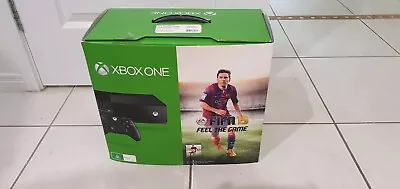 Xbox One 500GB + Controller + 2 Games (original Box) • $179.95