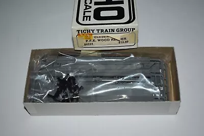 HO Scale Tichy Train Pacific Fruit Express 40' Single Door Reefer C40941 • $17.99