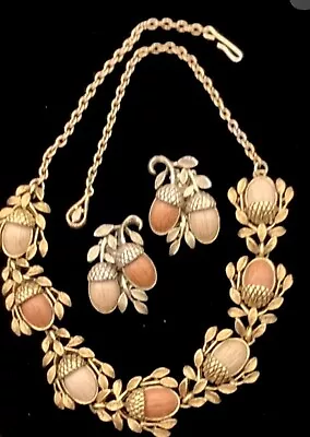 VTG CORO Wood Acorns And Oak Leaves NECKLACE And EARRINGS SET SIGNED • $195