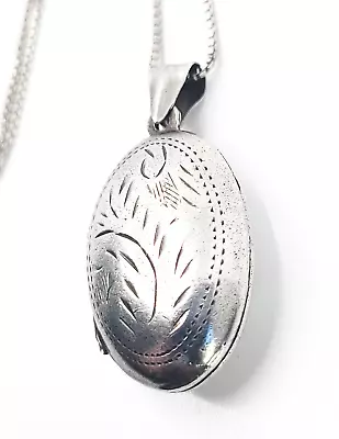 Locket Small Oval Vintage Etched Sterling Silver Locket Necklace • $32.40