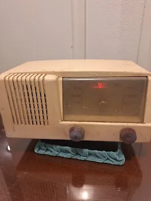 Vintage GE Art Deco Radio 1940's General Electric 401 Powers On Tube Beige • $45