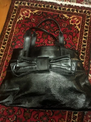 $80 • Buy Kate Spade Patent Leather Black Shoulder Bag- Bow 