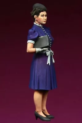 1/35 Resin Figure Model Kit European Lady Civilian Citizen Woman WW2 Unpainted • $12.87