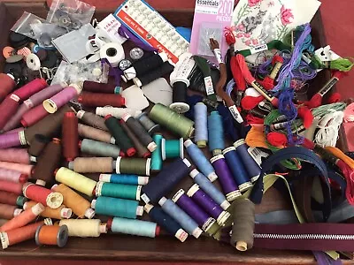 £20 • Buy Vintage Haberdashery Cottons, Zips & Buttons