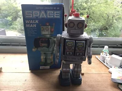 Space Walk Man Robot - Me100 • £30