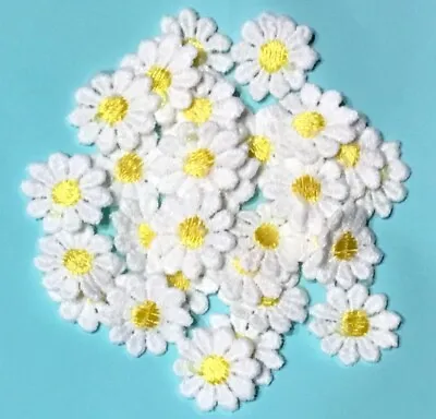 30x Small 20mm Daisy Flower Yellow Center Embroidered Sew On Applique Patch • £3.49