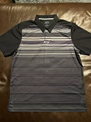 Oakley Golf Polo - Large • $20