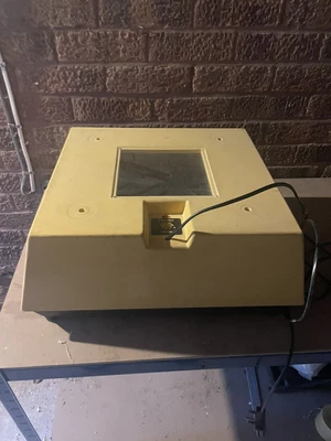 £50 • Buy Brinsea Polyhatch Automatic Turning 50 Egg Incubator