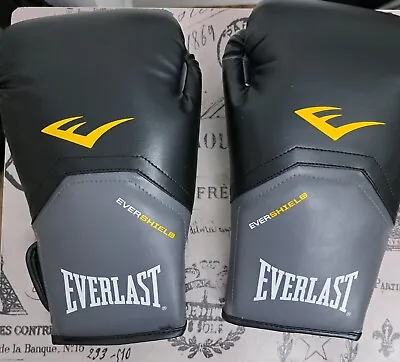 Everlast Pro Style Elite Gloves 16oz - Black • $18