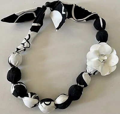 $29.99 • Buy Gymboree Bee Chic Fabric Beaded Flower Necklace Black & White