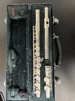 Yamaha Student Flute 221 Nickel Silver Plated W/ Hard Case • $150