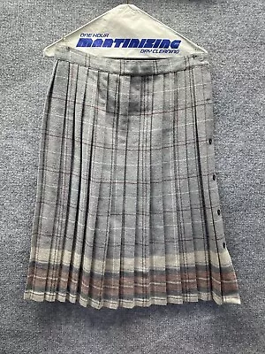 Vintage Pleated Skirt Women Size 13 Gray Plaid Acrylic Wool Academia Kilt Like • $22.50