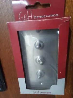 G&H TSTSN283 Trimline Plate Satin Nickel 3 Gang 1 Or 2 Way Toggle Light Switch • £24.95