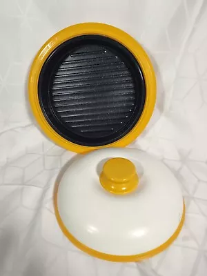 RANGEMATE YELLOW MICROWAVE NON STICK CERAMIC GRILL PAN W/LID COOKWARE  • $17