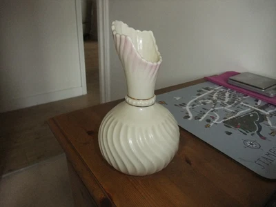 £6.99 • Buy Fabulous  Belleek Irish Pottery Bud Vase 7th Mark 1980