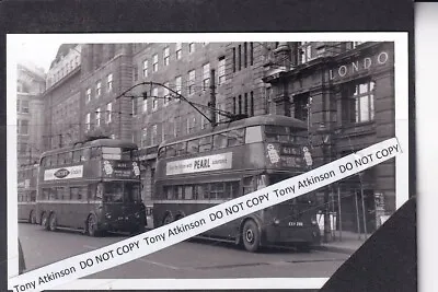 London Transport - K1 Type Trolley Bus - No. 1266 @ Moorgate - Photo - B11196 • £1