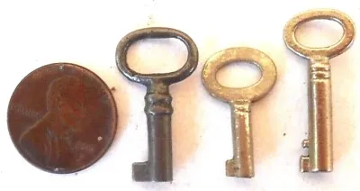 3 Vintage  Miniature  Keys • $11.99