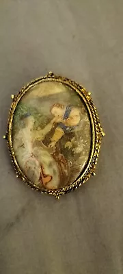 Beautiful Vintage HOLLYWOOD Gold Tone Brooch Depicting The Lovers In Gold Frame  • £23.99