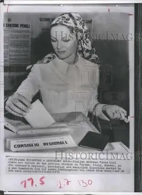 1970 Press Photo Italian Actress Virna Lisi Casts Her Ballot In Marino Italy • $15.99