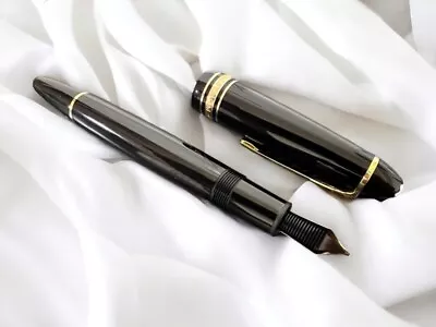 MONTBLANC Fountain Pen Meisterstuck 146 14K M Nib • $279.99